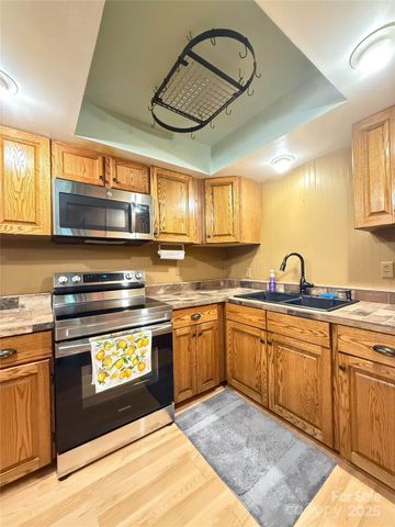 5685 Pine Ridge Drive, Connelly Springs, NC 28612