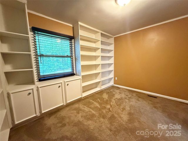 5685 Pine Ridge Drive, Connelly Springs, NC 28612
