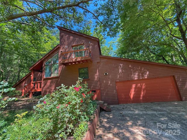 5685 Pine Ridge Drive, Connelly Springs, NC 28612