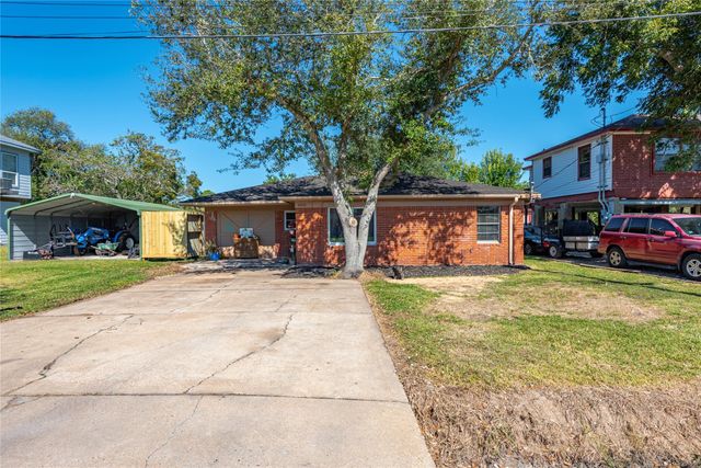 8010 Meadowbrook Drive, Hitchcock, TX 77563