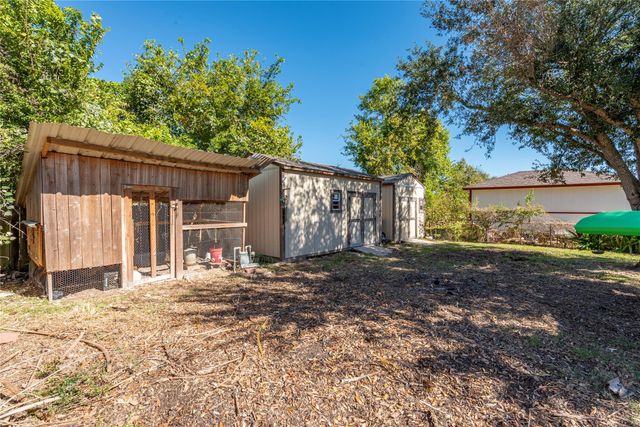 8010 Meadowbrook Drive, Hitchcock, TX 77563