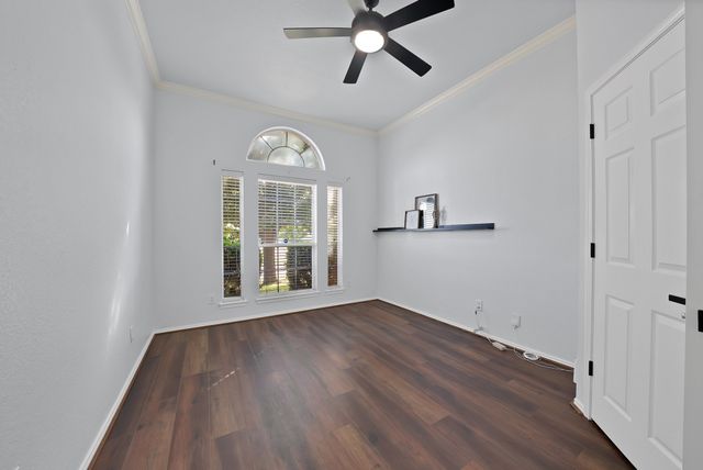 717 Ridgehill Drive, Burleson, TX 76028