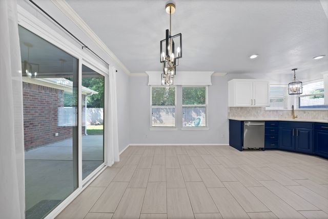 717 Ridgehill Drive, Burleson, TX 76028
