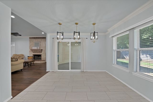 717 Ridgehill Drive, Burleson, TX 76028