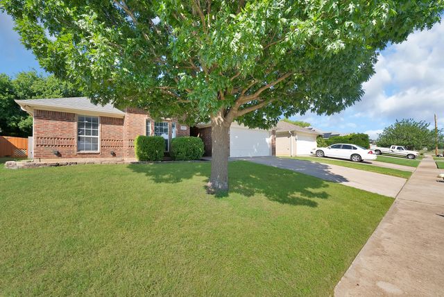 717 Ridgehill Drive, Burleson, TX 76028
