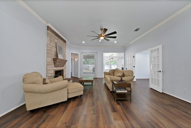 717 Ridgehill Drive, Burleson, TX 76028