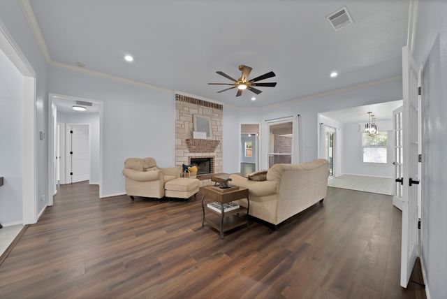 717 Ridgehill Drive, Burleson, TX 76028