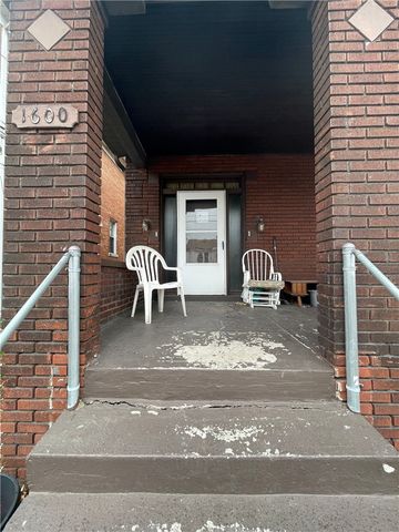 1600 Mcclure St, Homestead, PA 15120