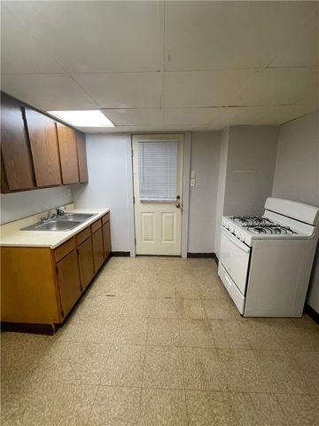 1600 Mcclure St, Homestead, PA 15120