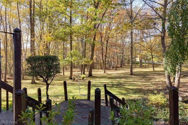 200 Greentree Circle, Aurora, OH 44202