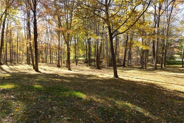 200 Greentree Circle, Aurora, OH 44202