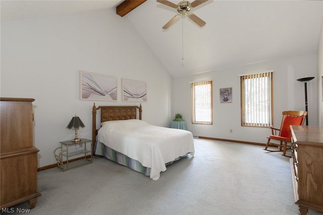 200 Greentree Circle, Aurora, OH 44202