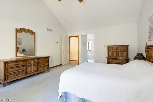 200 Greentree Circle, Aurora, OH 44202