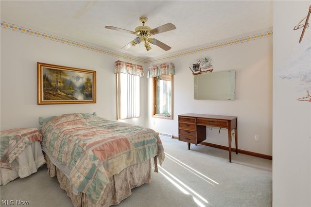 200 Greentree Circle, Aurora, OH 44202