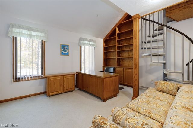 200 Greentree Circle, Aurora, OH 44202