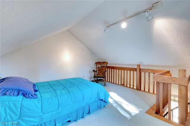 200 Greentree Circle, Aurora, OH 44202