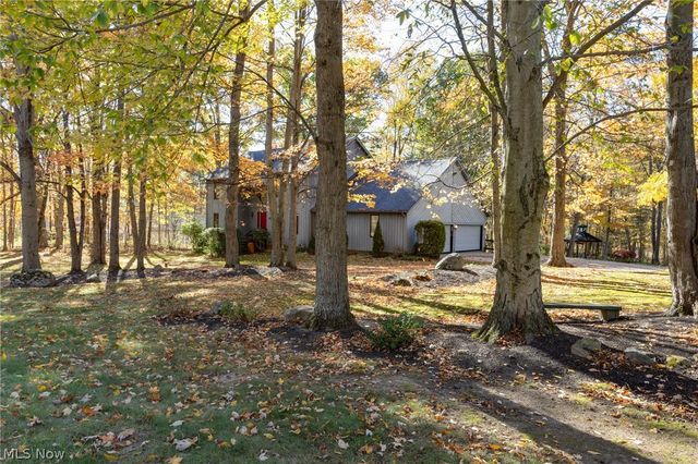 200 Greentree Circle, Aurora, OH 44202