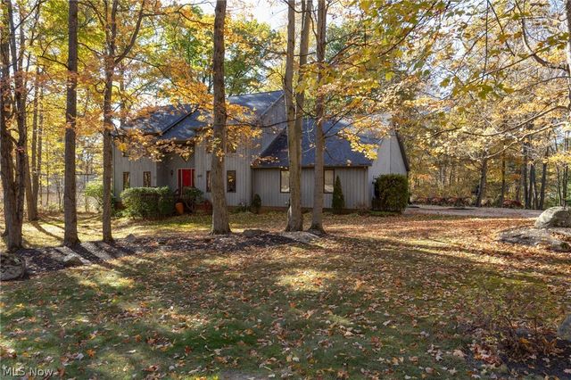 200 Greentree Circle, Aurora, OH 44202