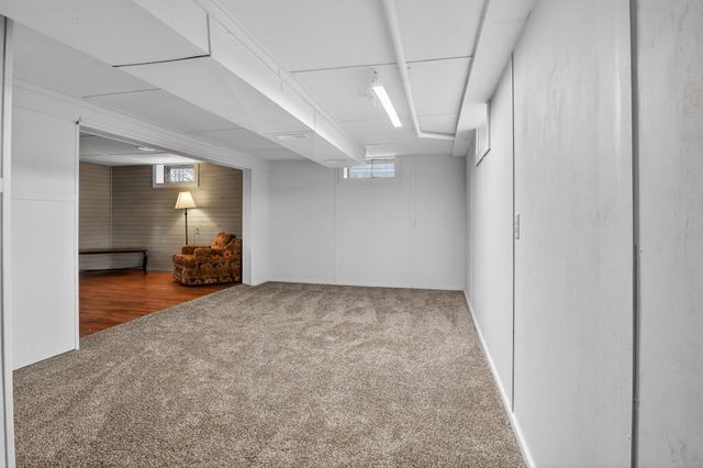 70070 Kenmore Drive, Edwardsburg, MI 49112