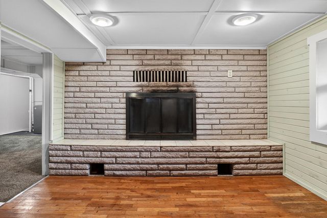 70070 Kenmore Drive, Edwardsburg, MI 49112