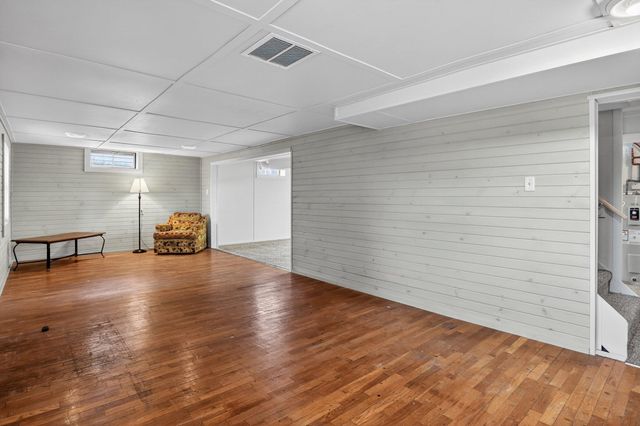 70070 Kenmore Drive, Edwardsburg, MI 49112