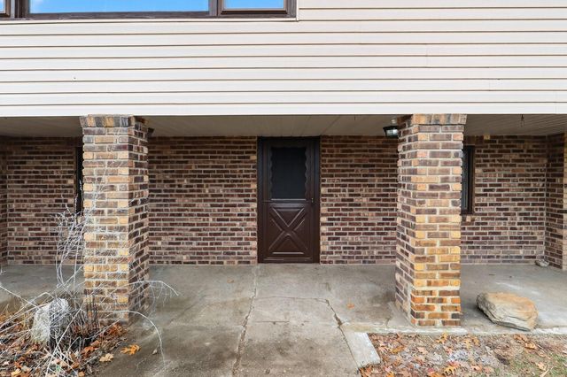 70070 Kenmore Drive, Edwardsburg, MI 49112