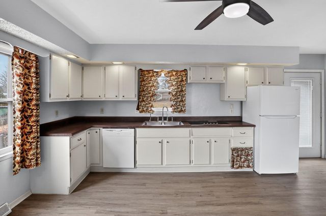 70070 Kenmore Drive, Edwardsburg, MI 49112