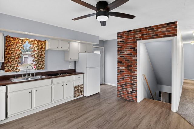 70070 Kenmore Drive, Edwardsburg, MI 49112