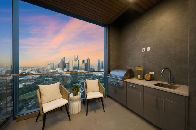 1711 Allen Parkway 2705, Houston, TX 77019