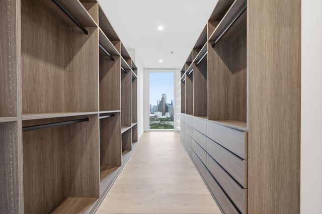 1711 Allen Parkway 2705, Houston, TX 77019