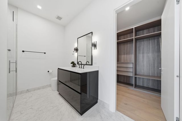 1711 Allen Parkway 2705, Houston, TX 77019