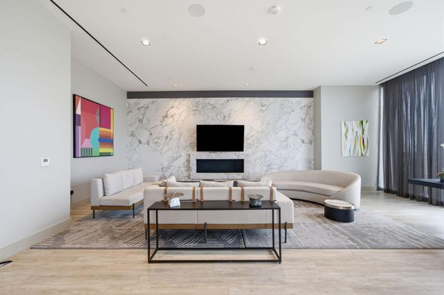 1711 Allen Parkway 2705, Houston, TX 77019