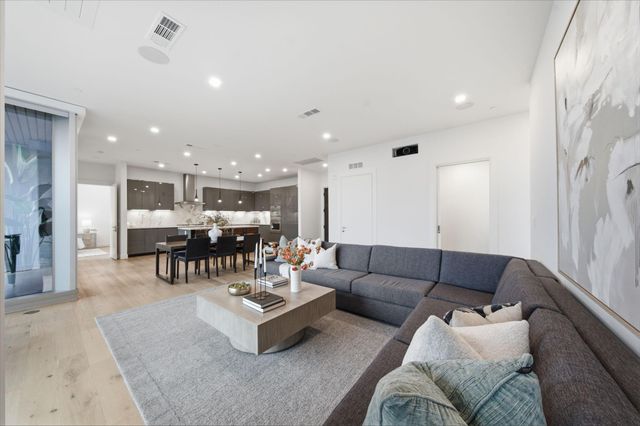 1711 Allen Parkway 2705, Houston, TX 77019