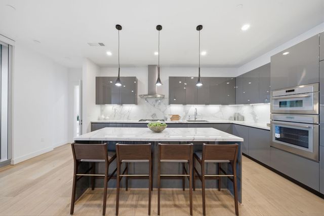 1711 Allen Parkway 2705, Houston, TX 77019