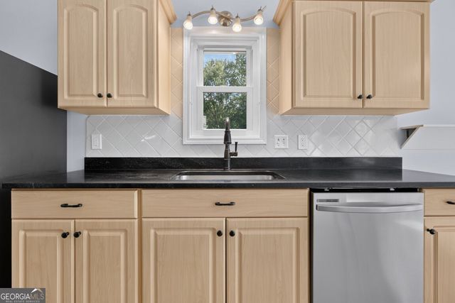908 River Rock Drive, Woodstock, GA 30188