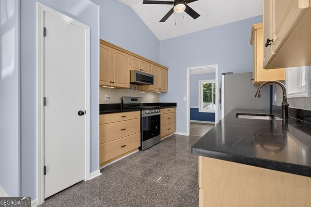 908 River Rock Drive, Woodstock, GA 30188