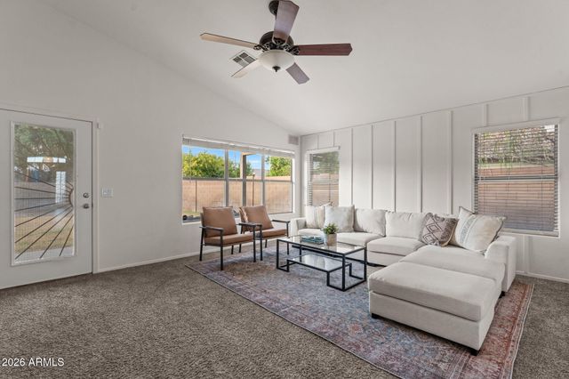 2132 E SMOKE TREE Road, Gilbert, AZ 85296