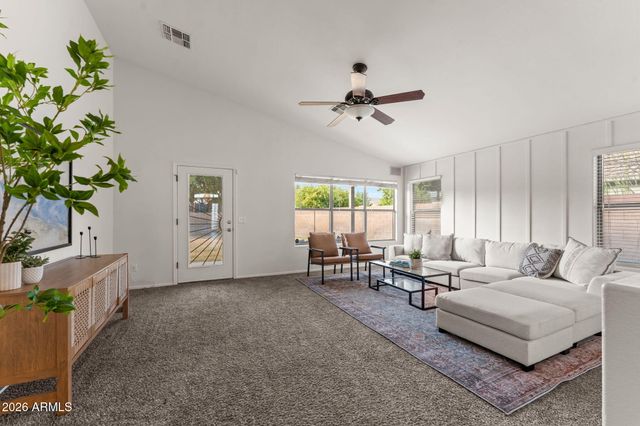 2132 E SMOKE TREE Road, Gilbert, AZ 85296