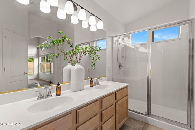 2132 E SMOKE TREE Road, Gilbert, AZ 85296