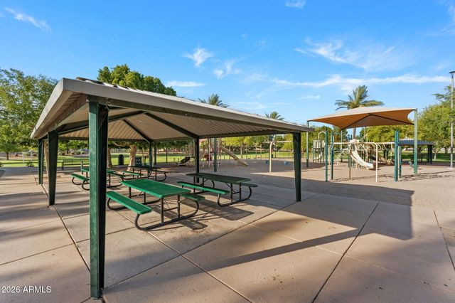 2132 E SMOKE TREE Road, Gilbert, AZ 85296