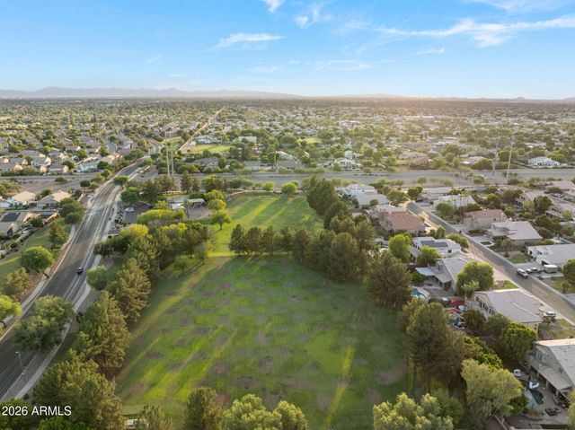 2132 E SMOKE TREE Road, Gilbert, AZ 85296