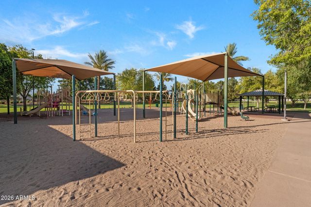 2132 E SMOKE TREE Road, Gilbert, AZ 85296