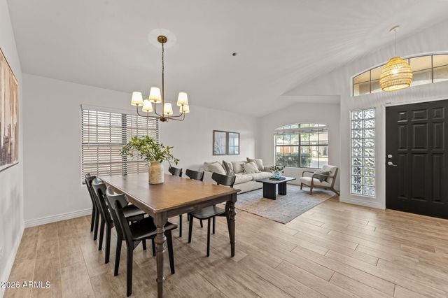 2132 E SMOKE TREE Road, Gilbert, AZ 85296