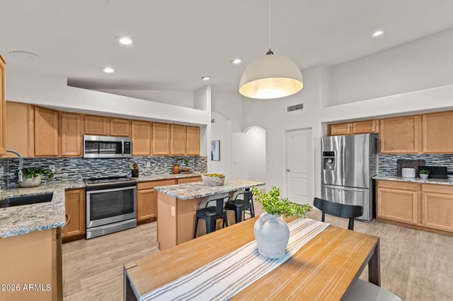 2132 E SMOKE TREE Road, Gilbert, AZ 85296