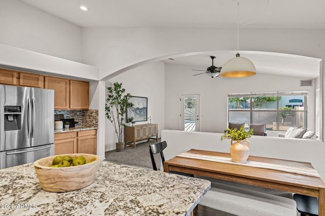 2132 E SMOKE TREE Road, Gilbert, AZ 85296