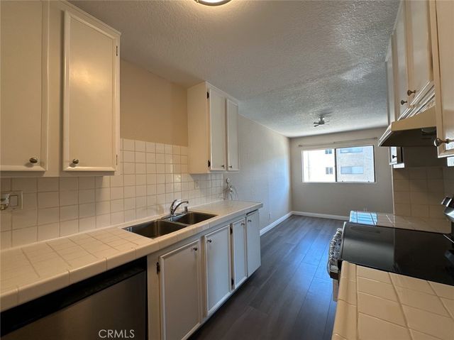 2386 E Del Mar Boulevard 203, Pasadena, CA 91107