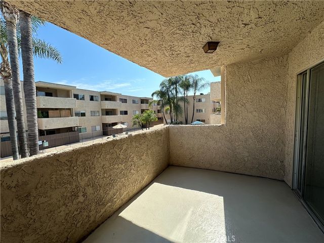 2386 E Del Mar Boulevard 203, Pasadena, CA 91107