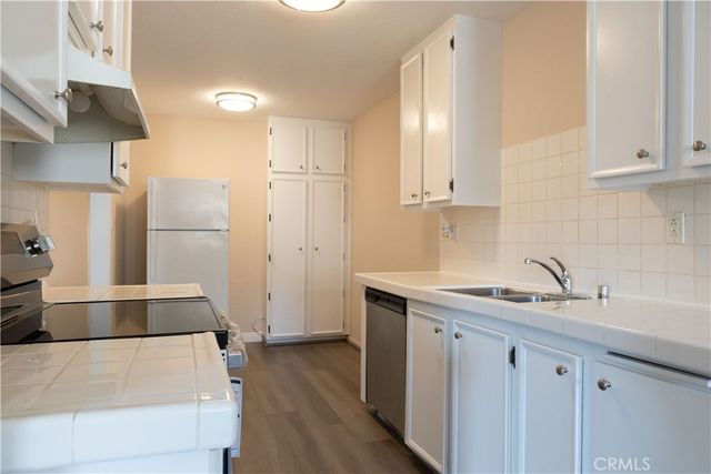 2386 E Del Mar Boulevard 203, Pasadena, CA 91107