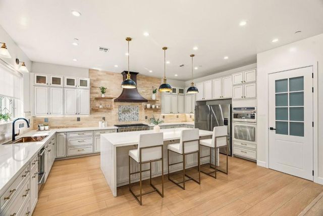 2565 Benson Avenue, Santa Cruz, CA 95065