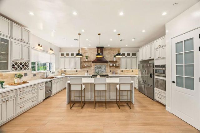 2565 Benson Avenue, Santa Cruz, CA 95065